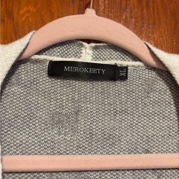 MEROKEETY Grey and White Leopard Print Cardigan EUC - Picture 2 of 4